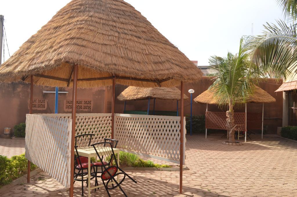 Ouaga Beach Hotel ワガドゥグー エクステリア 写真