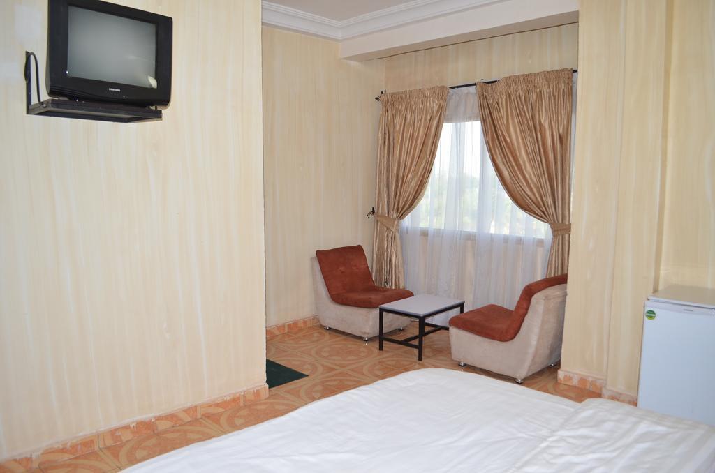 Ouaga Beach Hotel ワガドゥグー エクステリア 写真