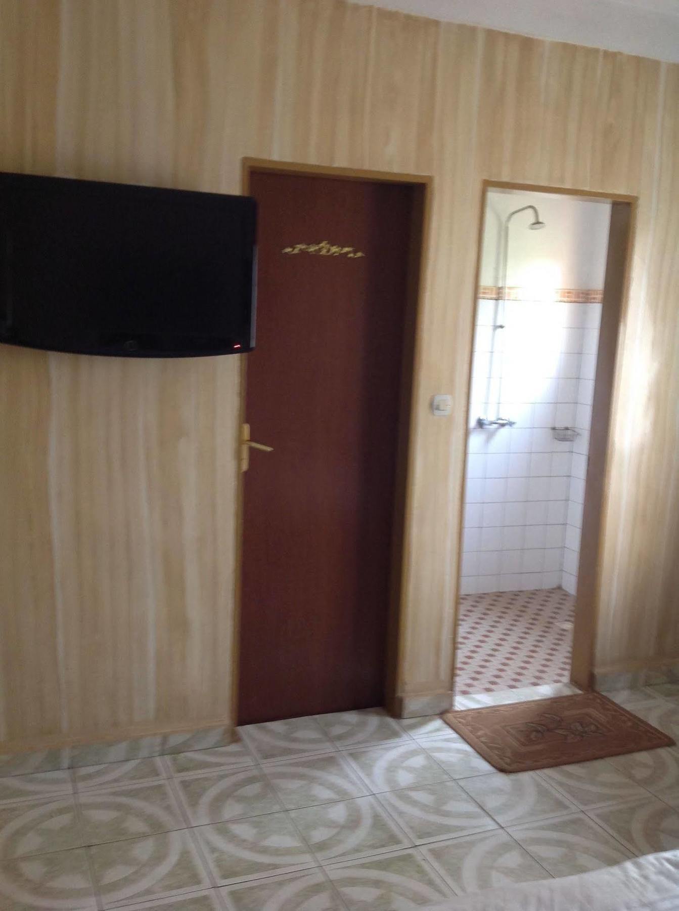 Ouaga Beach Hotel ワガドゥグー エクステリア 写真